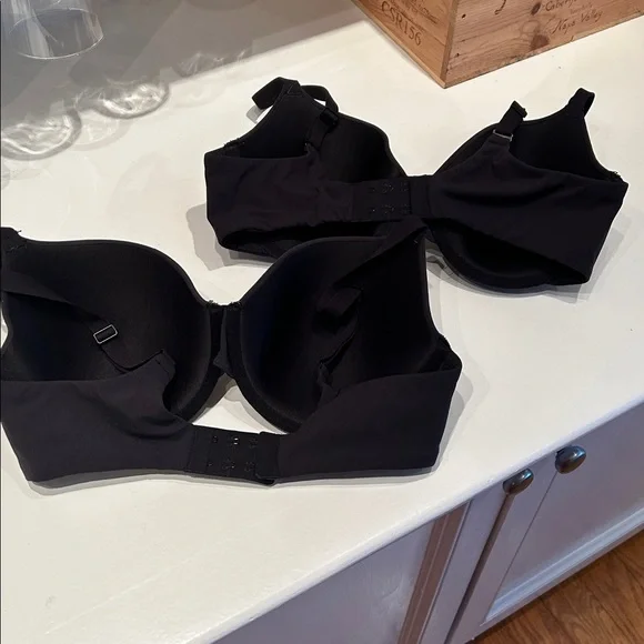 2 SKIMS Black Fits Everybody T shirt Bras - Picture 4 of 6